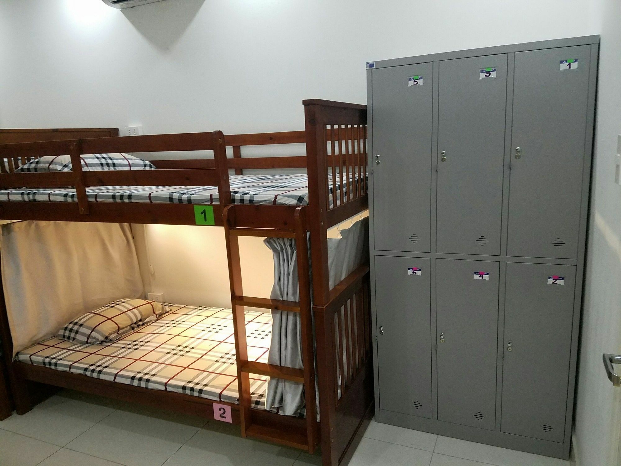 Natural House Hostel Хошимін Екстер'єр фото