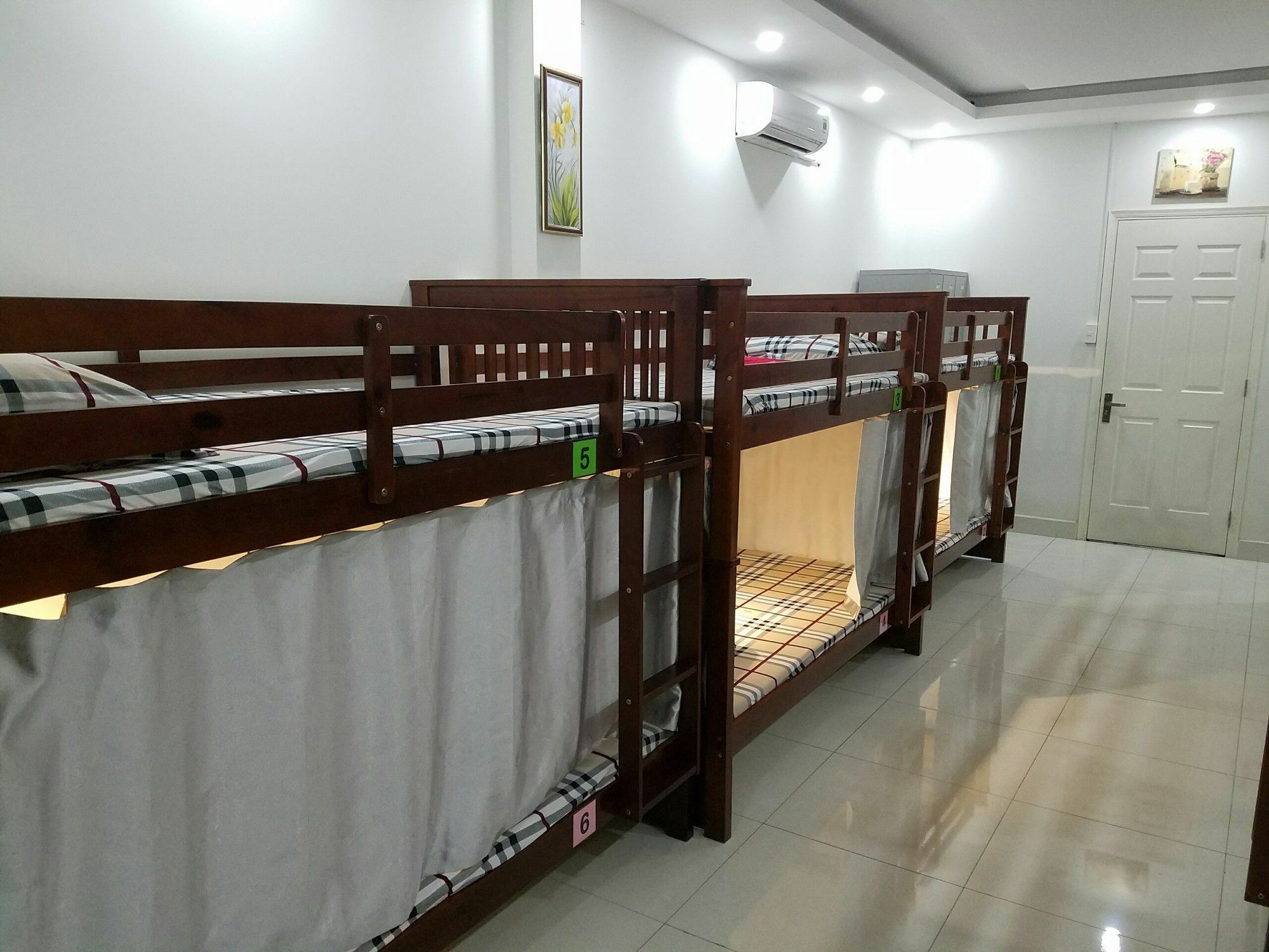 Natural House Hostel Хошимін Екстер'єр фото